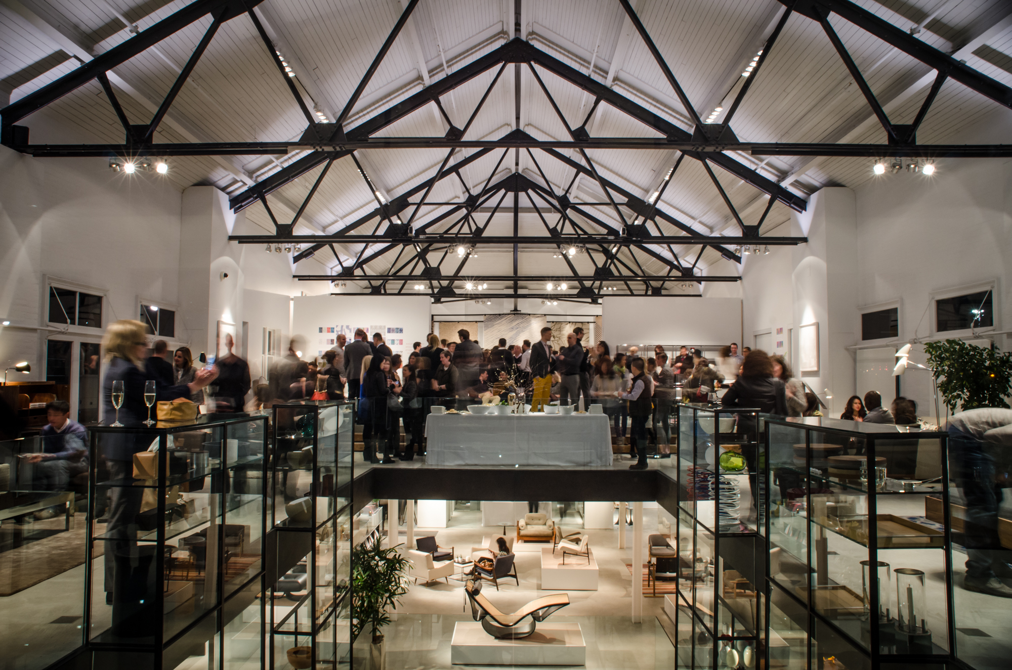 Avenue Road Furniture site Pixelcarve Inc.